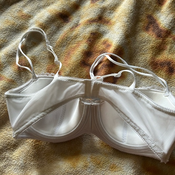 b.tempt’d by Wacoal White Lace Bra 36C –Underwire Push-Up - Picture 2 of 4